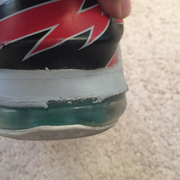 Keivn Durant Sneakers - Picture 4 of 7